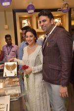 Madhuri Dixit launches png store on 5th March 2016 (18)_56dc1d6cd6ca0.JPG
