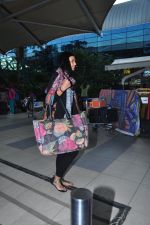 Mugdha Godse snapped at airport on 5th March 2016 (8)_56dc210a89e4a.JPG