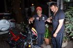 Sanjay Dutt snapped with the tatoo unique fan on 5th March 2016 (21)_56dc1cc3230a2.JPG