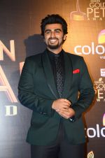 Arjun Kapoor at Golden Petal Awards in Mumbai on 6th March 2016 (132)_56dd2d613d5c9.JPG