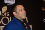 Salman Khan at Golden Petal Awards in Mumbai on 6th March 2016 (189)_56dd2e5a137db.JPG
