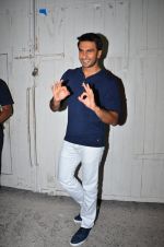 Ranveer Singh snapped post photo shoot on 9th March 2016 (18)_56e165c38f540.JPG