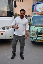 John Abraham snapped at Mehboob on 11th March 2016 (23)_56e40a8a08973.JPG