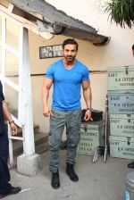 john Abraham snapped at mehboob on 11th March 2016 (1)_56e3fa814bff0.JPG