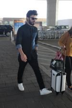 Fawad Khan snapped at airport on 14th March 2016 (12)_56e7e96bc8db9.JPG