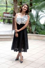 Alia Bhatt at Kapoor N Sons Delhi photo shoot on 15th March 2016 (50)_56e9722f4ded0.jpg