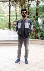 Fawad Khan at Kapoor N Sons Delhi photo shoot on 15th March 2016 (21)_56e972b63e991.jpg