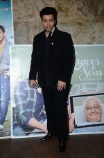 Karan Johar at Kapoor N Sons screening on 15th March 2016 (28)_56e975798423e.JPG