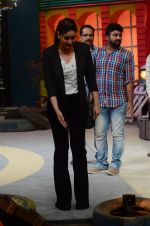 Kareena Kapoor at the grand finale shoot of Khatron Ke Khiladi on 15th March 2016 (54)_56e970ec596ff.JPG