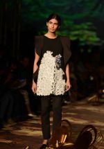 Model walk the ramp for Varun Bahl Show at AIFW Day 1 on 16th March 2016 (4)_56ea543a945e0.jpg