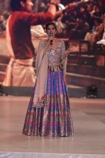 Model walk the ramp for Manish Malhotra_s show at CPAA Fevicol SHOW on 20th March 2016 (212)_56f004103f609.JPG