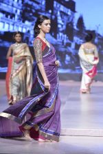 Model walk the ramp for Manish Malhotra_s show at CPAA Fevicol SHOW on 20th March 2016 (321)_56f005b0c9a5b.JPG