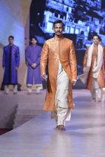 Model walk the ramp for Manish Malhotra_s show at CPAA Fevicol SHOW on 20th March 2016 (355)_56f005fd028d7.JPG