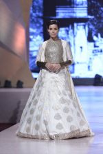 Model walk the ramp for Manish Malhotra_s show at CPAA Fevicol SHOW on 20th March 2016 (370)_56f00621121a9.JPG