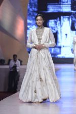 Model walk the ramp for Manish Malhotra_s show at CPAA Fevicol SHOW on 20th March 2016 (375)_56f0062b70d49.JPG