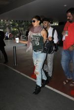 Jacqueline Fernandez snapped at airport on 23rd March 2016 (23)_56f390f5477be.JPG