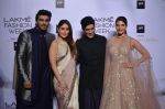 Kareena Kapoor, Arjun Kapoor, Jacqueline Fernandez at Lakme Manish Malhotra show on 29th March 2016 (39)_56fbb99fd6f46.JPG