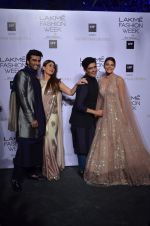 Kareena Kapoor, Arjun Kapoor, Jacqueline Fernandez at Lakme Manish Malhotra show on 29th March 2016 (43)_56fbb9a0bfaf6.JPG