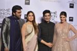 Kareena Kapoor, Arjun Kapoor, Jacqueline Fernandez at Lakme Manish Malhotra show on 29th March 2016 (47)_56fbb9a19e7ca.JPG