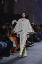 Model at Lakme Manish Malhotra show on 29th March 2016 (322)_56fbba96e50a7.JPG