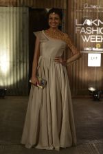 Achala Sachdev at Anand Kabra_s show for LFW 2016 on 30th March 2016 (12)_56fccf04d3976.JPG