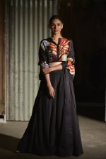 Aditi Rao Hydari at Anand Kabra_s show for LFW 2016 on 30th March 2016 (95)_56fccf49d6d2c.JPG