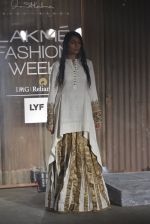 Model at Anand Kabra_s show for LFW 2016 on 30th March 2016(271)_56fcd0300368f.JPG