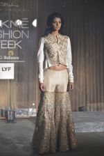 Model at Anand Kabra_s show for LFW 2016 on 30th March 2016(309)_56fcd079a96ab.JPG