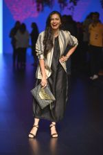 Maria Goretti at Anita Dongre Show at LIFW 2016 Day 3 on 1st April 2016 (25)_56ffb53bbe810.JPG