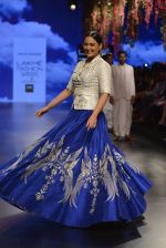 Sonakshi Sinha walks for Anita Dongre Show at LIFW 2016 Day 3 on 1st April 2016 (890)_56ffb51168fd4.JPG