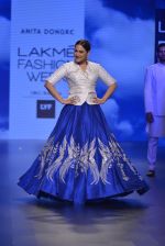 Sonakshi Sinha walks for Anita Dongre Show at LIFW 2016 Day 3 on 1st April 2016 (895)_56ffb51abcda0.JPG
