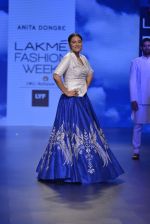 Sonakshi Sinha walks for Anita Dongre Show at LIFW 2016 Day 3 on 1st April 2016 (899)_56ffb524d817d.JPG