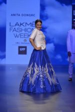 Sonakshi Sinha walks for Anita Dongre Show at LIFW 2016 Day 3 on 1st April 2016 (901)_56ffb52aa6237.JPG