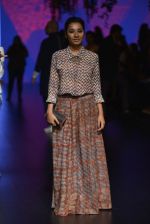 Tannishtha Chatterjee at Anita Dongre Show at LIFW 2016 Day 3 on 1st April 2016 (221)_56ffb49e75ebe.JPG