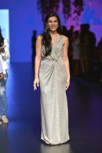 at Anita Dongre Show at LIFW 2016 Day 3 on 1st April 2016 (196)_56ffb419ce57a.JPG