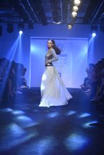Amy Jackson at the Karan Malhotra Show at Lakme Fashion Week on 3rd April 2016  (314)_57024796b3125.JPG