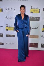 Sonakshi Sinha at Grazia Young Fashion Awards 2016 Red Carpet on 7th April 2016 (143)_5708e5936d327.JPG