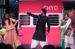 Shahrukh Khan at Marathi event Chala Hawa Yeu Dya on 9th April 2016 (11)_570a25b73cf40.jpg