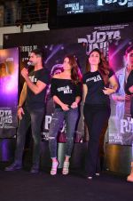 Shahid Kapoor, Kareena Kapoor, Alia Bhatt at Udta Punjab trailer launch on 16th April 2016 (216)_5713ab636c8cf.JPG