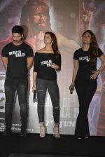 Shahid Kapoor, Kareena Kapoor, Alia Bhatt at Udta Punjab trailer launch on 16th April 2016 (287)_5713ab7ac12be.JPG