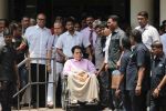 Dilip Kumar discharged from hospital on 21st April 2016 (3)_571a02548b388.JPG