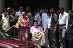 Dilip Kumar discharged from hospital on 21st April 2016 (7)_571a02778fd6c.JPG