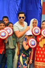 Varun Dhawan at Marvel_s Captain America promotions on 21st April 2016 (35)_571a070007c13.JPG