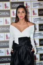 Sonam Kapoor unveils her Cannes look by L_Oreal on 6th May 2016 (30)_572dfcc81bd3a.JPG