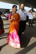 Aishwarya Rai Bachchan snapped at airport on 7th April 2016 (22)_572f415c6ea32.JPG