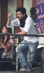 Shahrukh Khan at Eden Gardens on 8th May 2016 (5)_57317e7b8dc4a.jpg