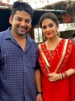 Aishwarya Rai bachchan with Vishnu deva Choreographing Sarabjit movie on 11th May 2016 (1)_5734137728058.jpg