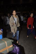 Gauri Shinde arrives from Singapore on 21st May 2016 (31)_574307412ef92.JPG