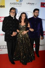 Amitabh Bachchan, Aishwarya Rai Bachchan, Abhishek Bachchan at Ht Most Stylish Awards in Delhi on 24th May 2016 (77)_574708afafa67.JPG