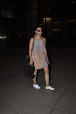 Radhika Apte snapped at airport on 24th May 2016 (44)_5747065fbe03f.JPG